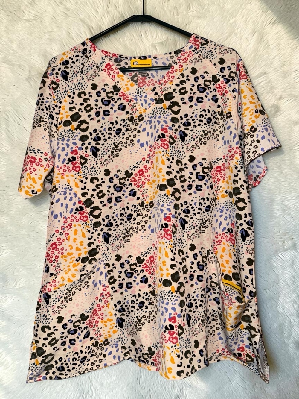 Women’s Patterned V-Neck Top Nursing Scrub Top- Multicolor size XL